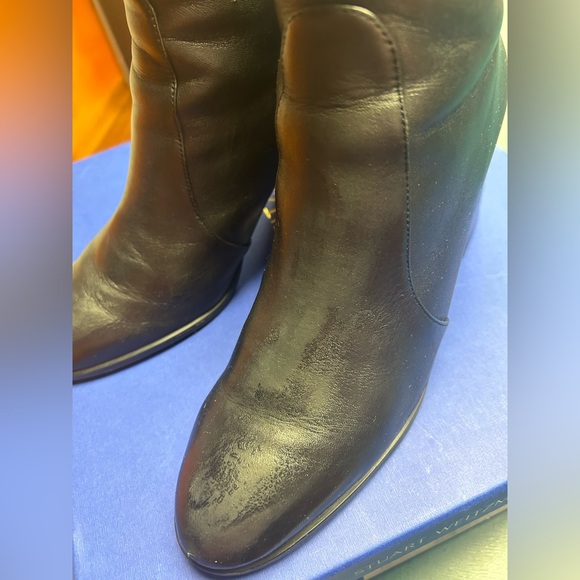 Stylish Stuart Weitzman boots - Picture 4 of 11